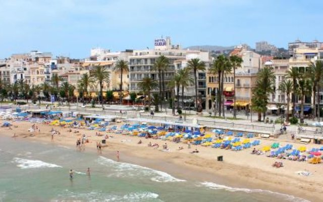 Hola! - Sitges by the beach
