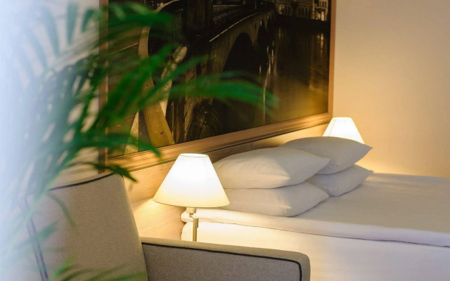 Rius Hotel Lviv