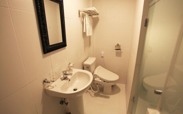 Cheonho Hotel ON