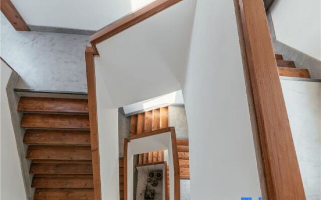 Wutong Banshan Hostel