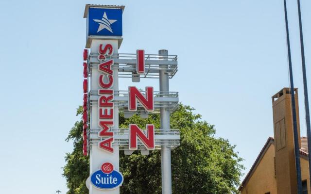 America's Inn Sugarland Stafford