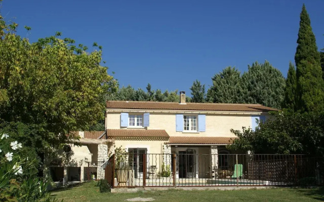 Holiday Home in Le Thor With Private Pool