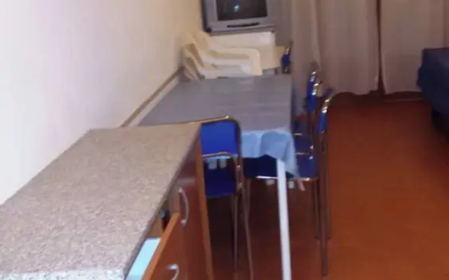 Nice Three-bedroom Flat With Balcony