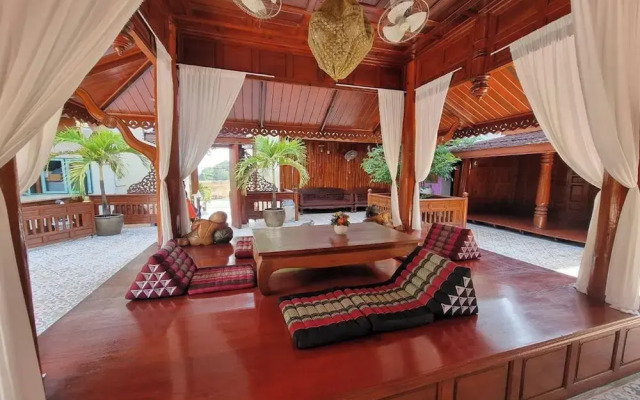 Ruenthai Ayutthaya Resort And Restaurant