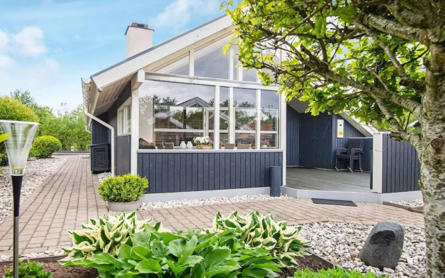 6 Person Holiday Home in Hemmet