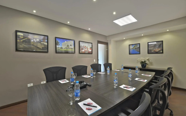 Hotel Deville Express Cascavel