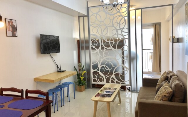 Dr. Calayan's Cozy Wind Residences Tagaytay Taal View