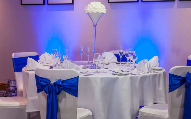 Holiday Inn Swindon by IHG