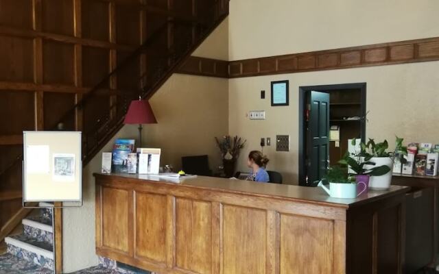 Merritt Desert Inn