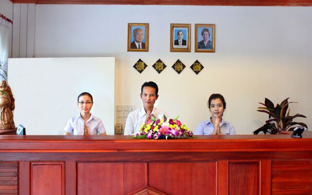 Parent Heritage Angkor Villa