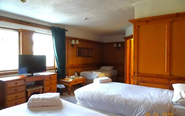 Donington Manor Hotel