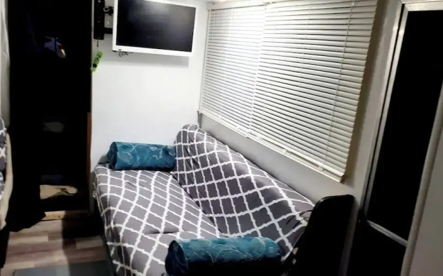 Camper Apt DE Sleeps 3