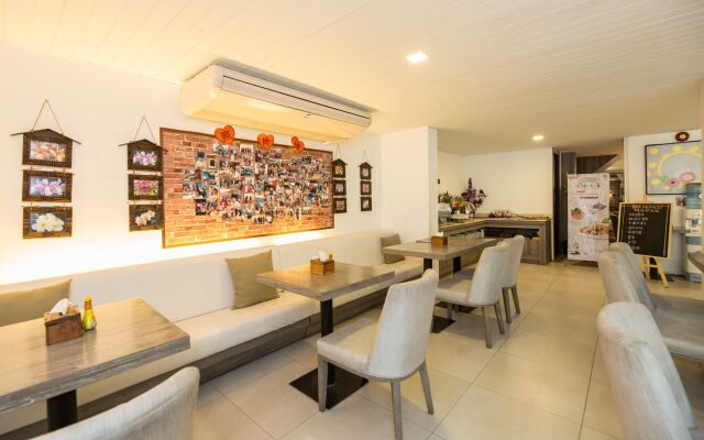 B2 Riverside Premier Resort