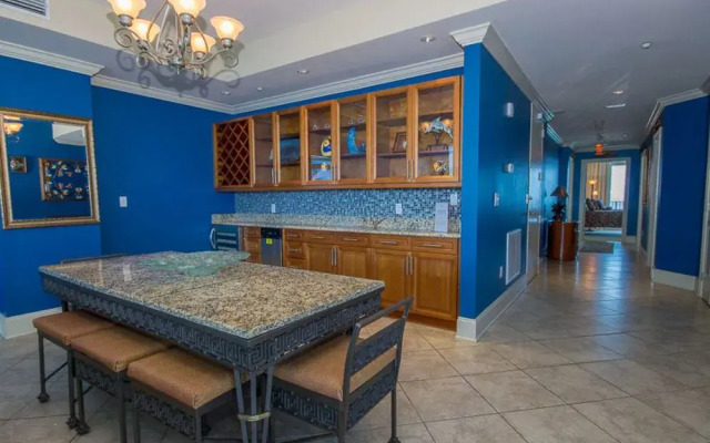 Bel Sole Penthouse 1801 - 4 Br condo