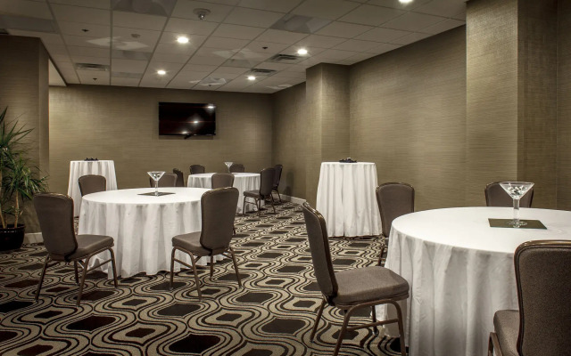 Crowne Plaza Phoenix Airport - PHX by IHG