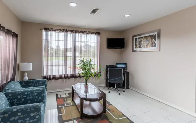 Quality Inn & Suites Beaumont