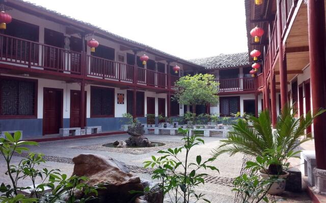 Yangshuo Dahuwai Camps Hotel