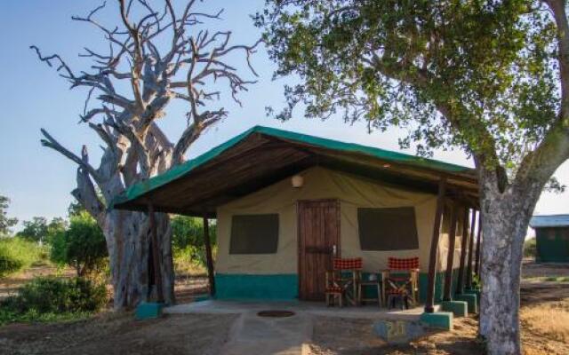 Sentrim Tsavo East Camp