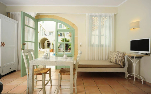 Mythos Suites Boutique Hotel