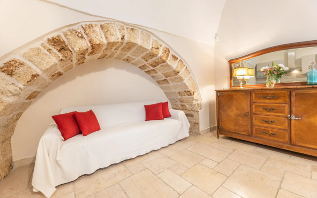 19th Apartment and Modern Pool