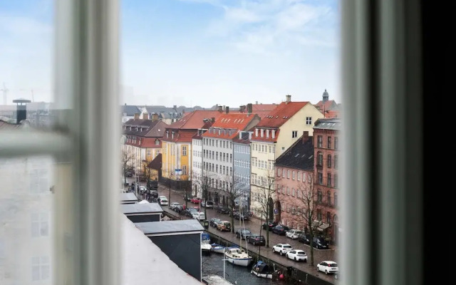 The Apartment Upstairs Canal Penthouse in Copenhagen