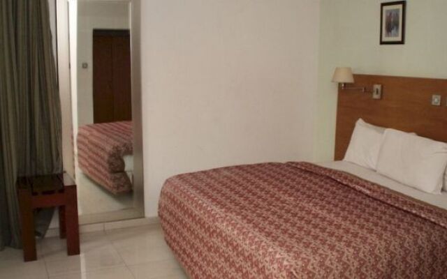 Bec Suites