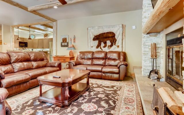 Ski In 3 Bedroom at Chateaux Dumont Keystone