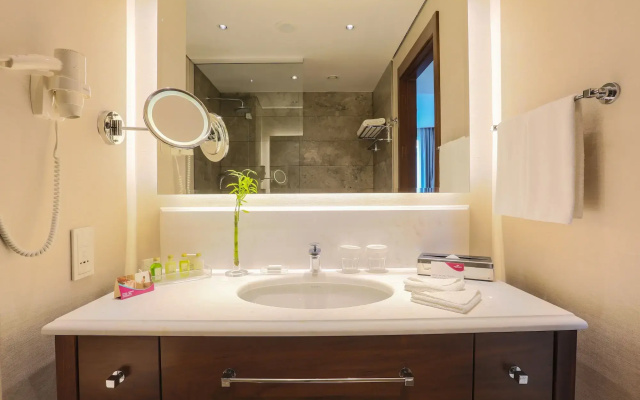 Crowne Plaza Istanbul - Oryapark by IHG