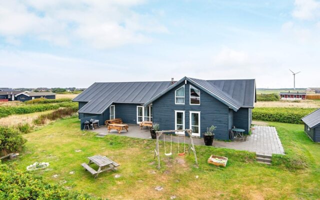 18 Person Holiday Home in Harboore