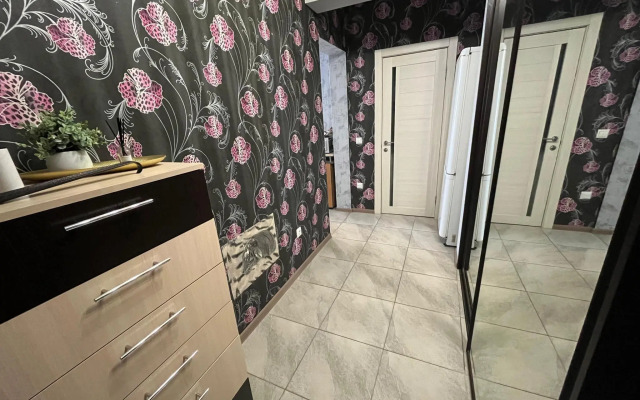 Алые паруса в микрорайоне Крылатый 24/4