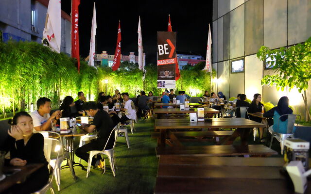 J Icon Hip Hotel