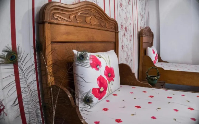 The Old House guest rooms and apartament