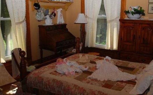 Country Doll House Bed And Breakfast