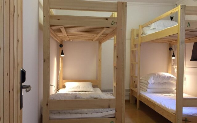 Xunlu Hostel