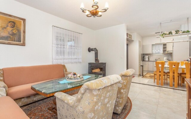 Nice Apartment in Rijeka With Wifi and 2 Bedrooms