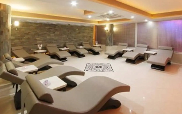 Forum Suite Hotel