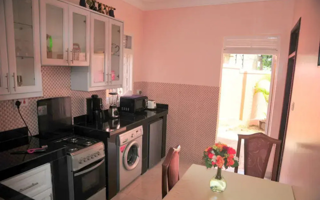 Victoria Lake View Guest House & Safaris