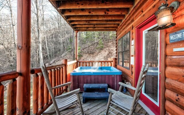 SmokyStays Bears Den Cabin