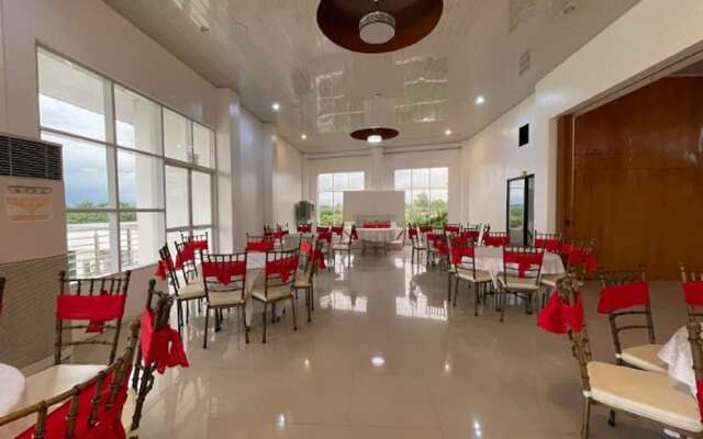 Pilot Hotel