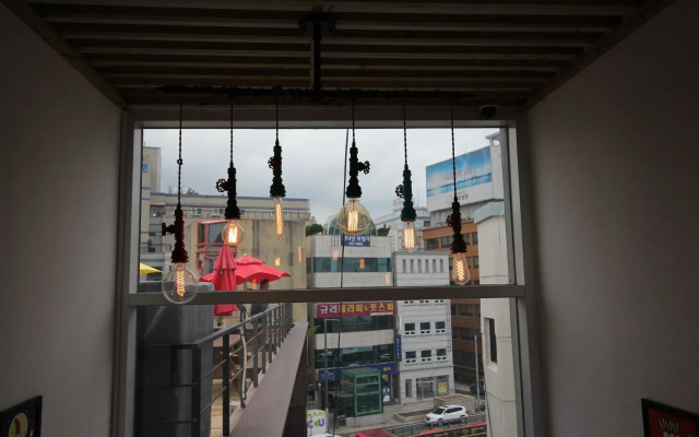 24 Guesthouse Nampo Station