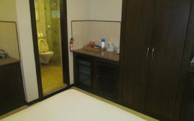 Shilton Residence Hotel