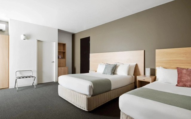 Saint Kilda Beach Hotel (formerly Rydges St Kilda)