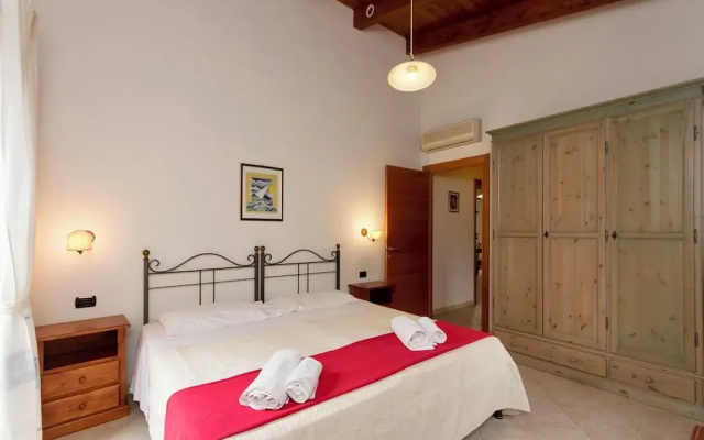 Village with swimming pool just a few minutes from Alghero