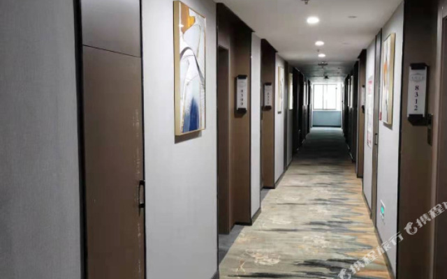 Luntai Changling Star Hotel