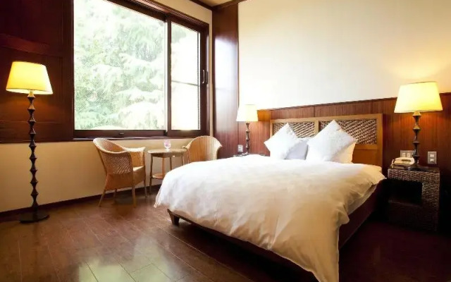 OYO 43999 Hotel Allamanda