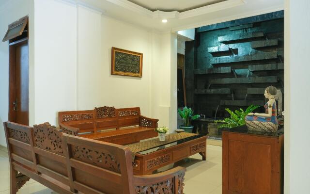 OYO 902 Hotel Pondok Anggun