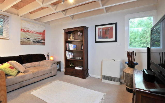 Santosa Cottage