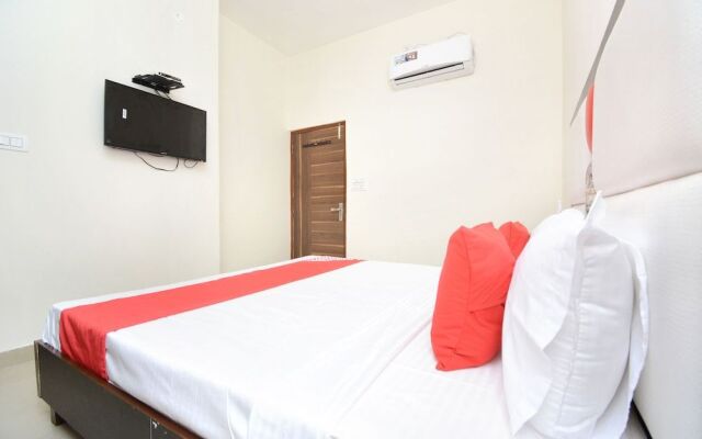 Oyo 22993 Hotel Ozas Grand
