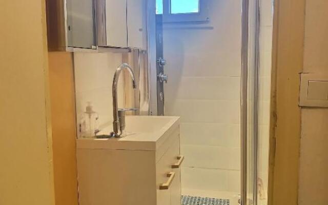 Confortable appartement climatisé à 25m de la plage