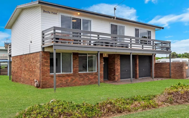 Rocky Point - pet friendly accommodation for multiple families